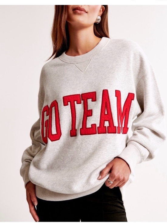 Abercrombie & Fitch Sweaters - Abercrombie & Fitch Light Gray Crewneck Sweatshirt w/ Red Appliqué SIZE XXL